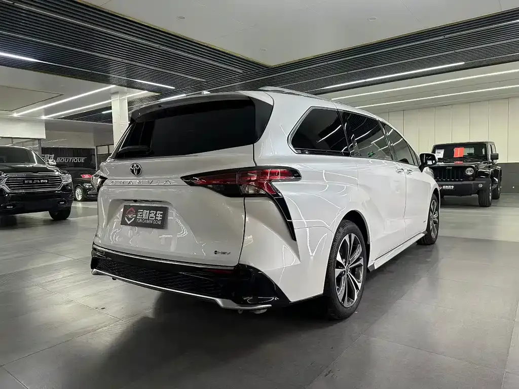 Toyota Granvia 2025 из CN, фото 4
