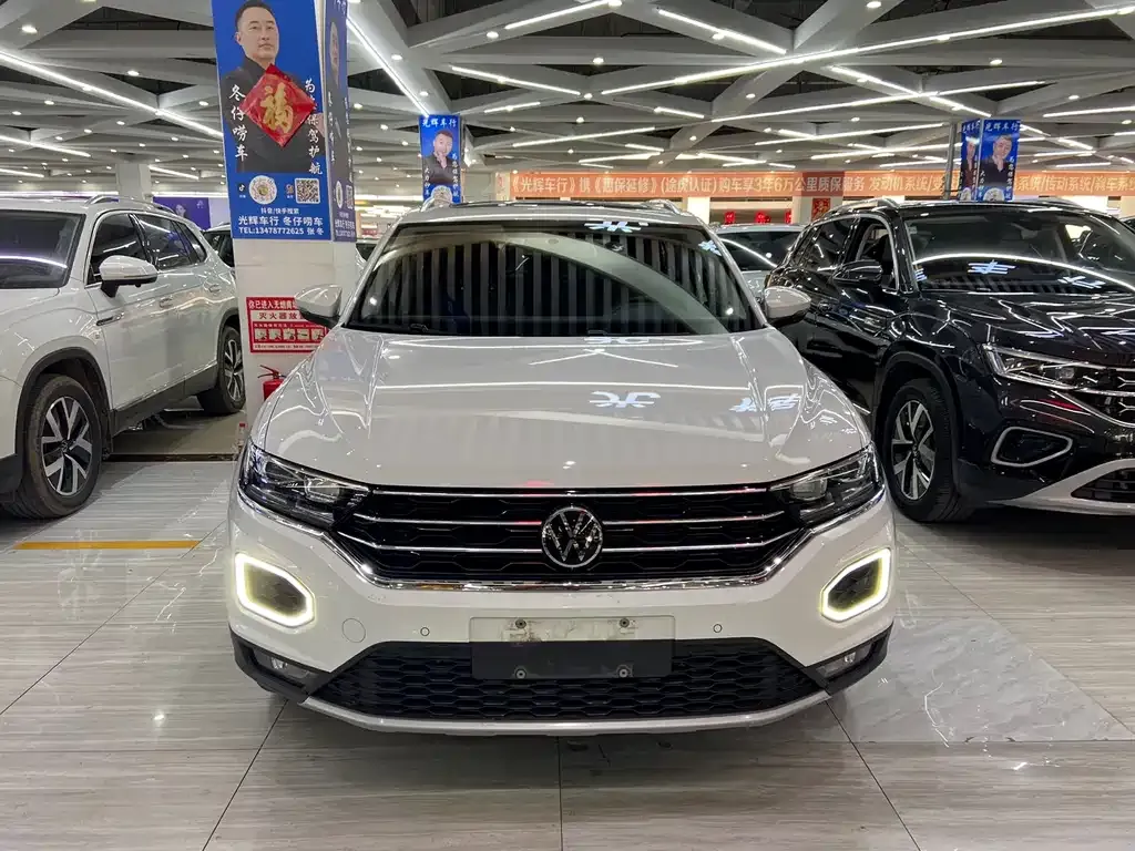 Volkswagen T-Roc — фото 10