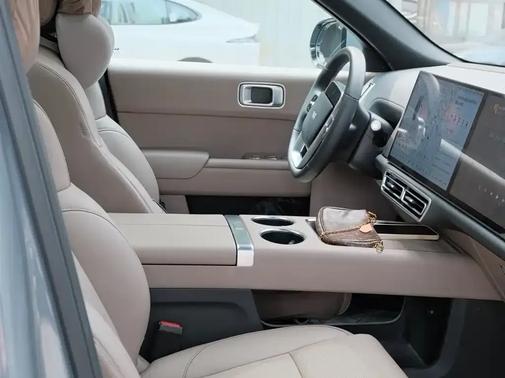 Li Auto L8 2025 из CN, фото 2