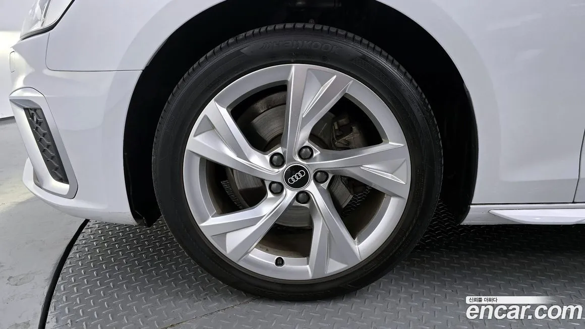 Audi A4 2021 из KR, фото 7