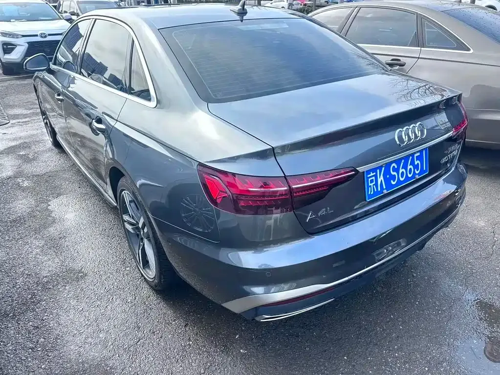 Audi A4L 2021 из CN, фото 4