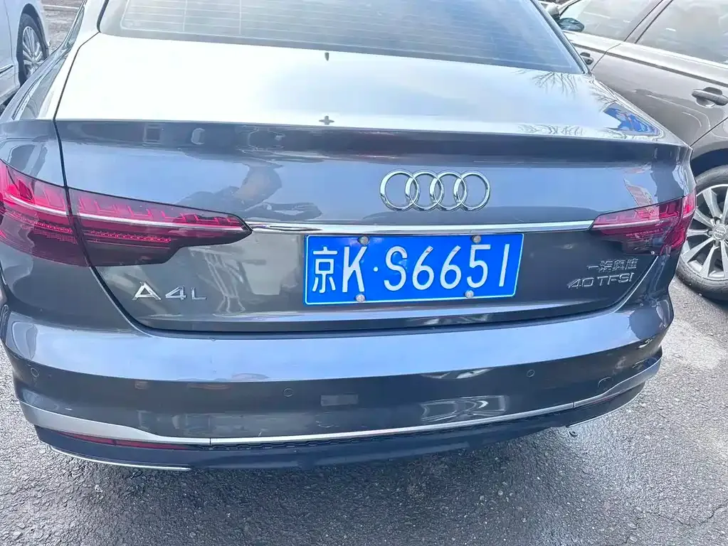 Audi A4L 2021 из CN, фото 5