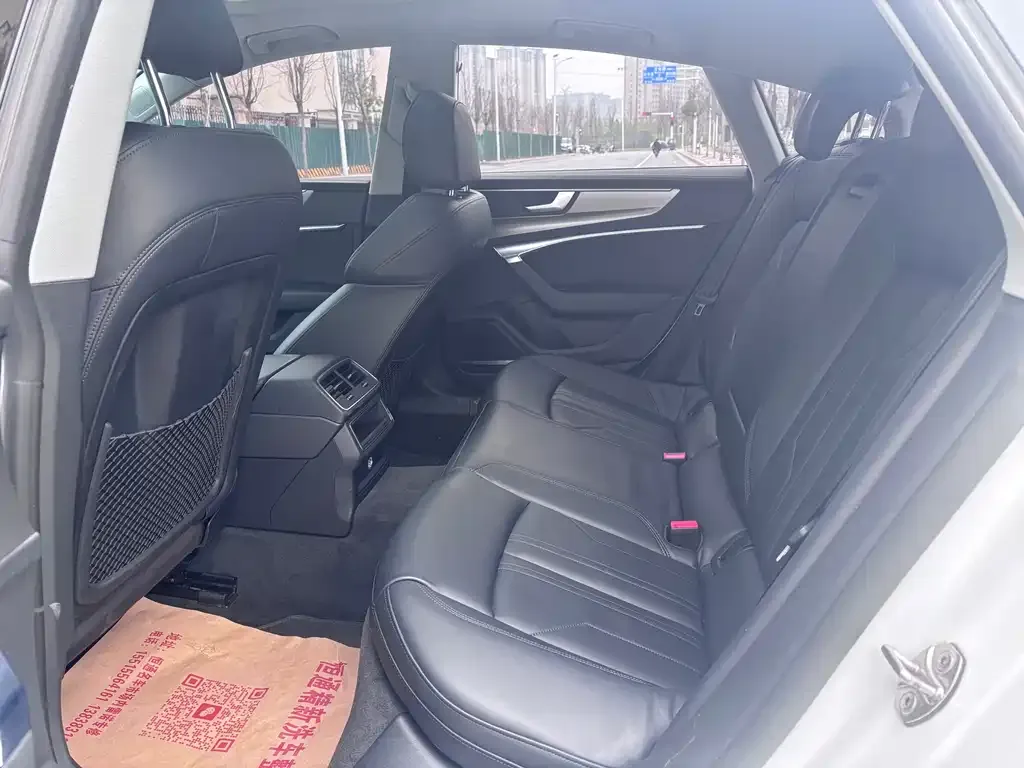 Audi A7 2021 из CN, фото 6