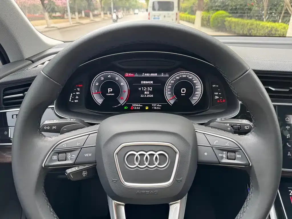 Audi Q7 — фото 3