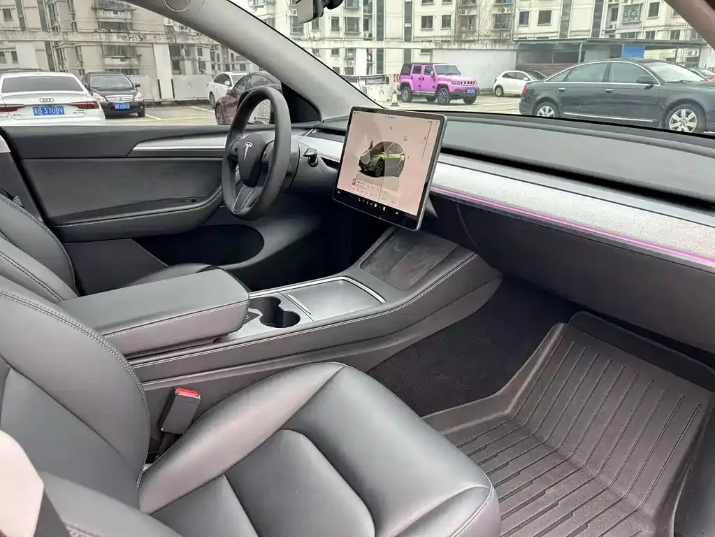 Tesla Model Y — фото 4