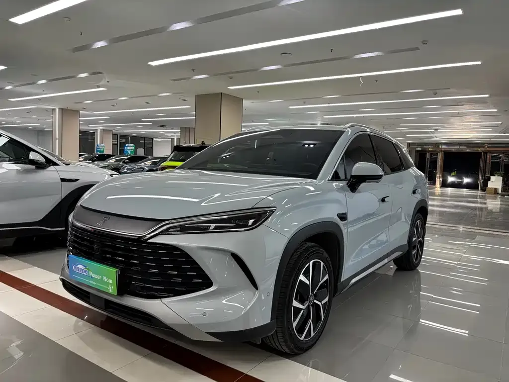 BYD L DM-i — фото 1
