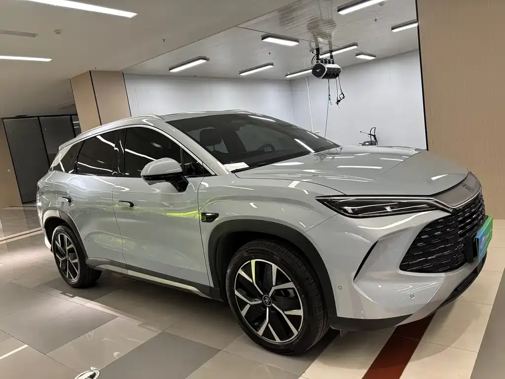 BYD L DM-i — фото 10