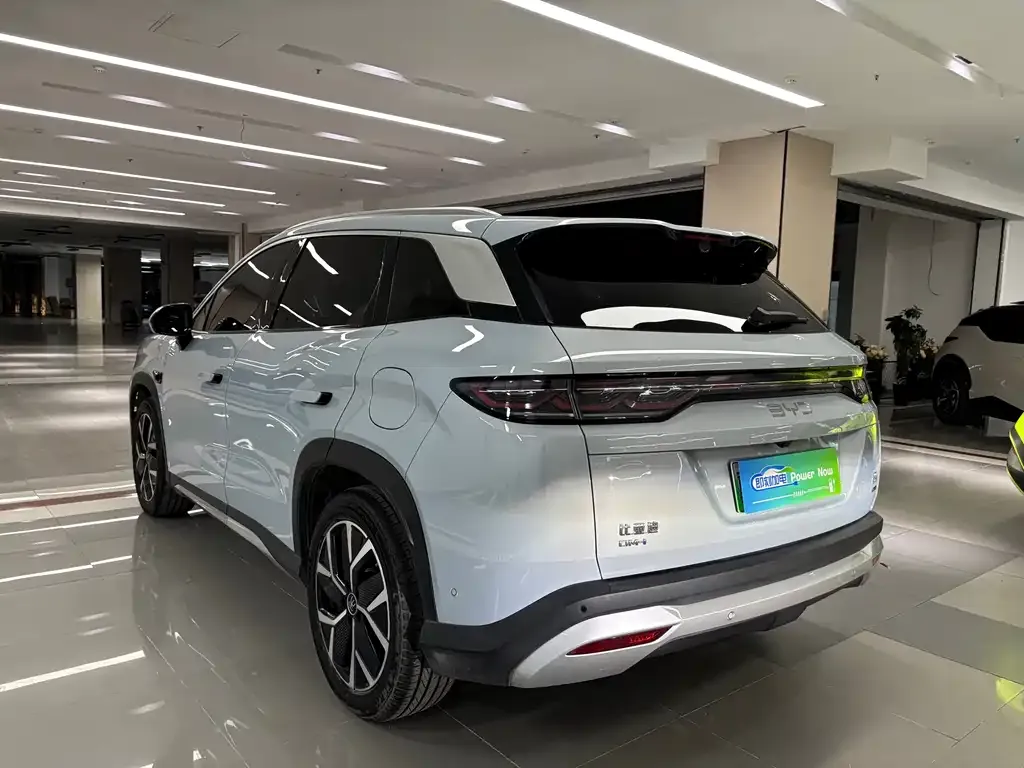 BYD L DM-i — фото 8