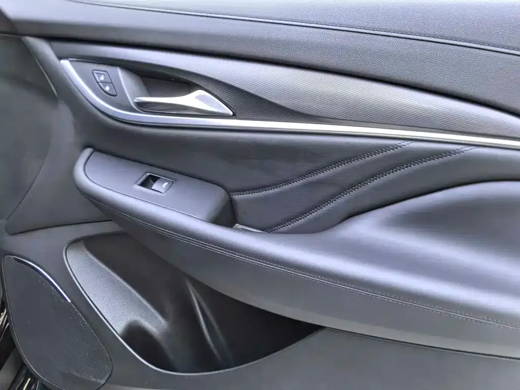 Buick Enclave 2021 из CN, фото 8