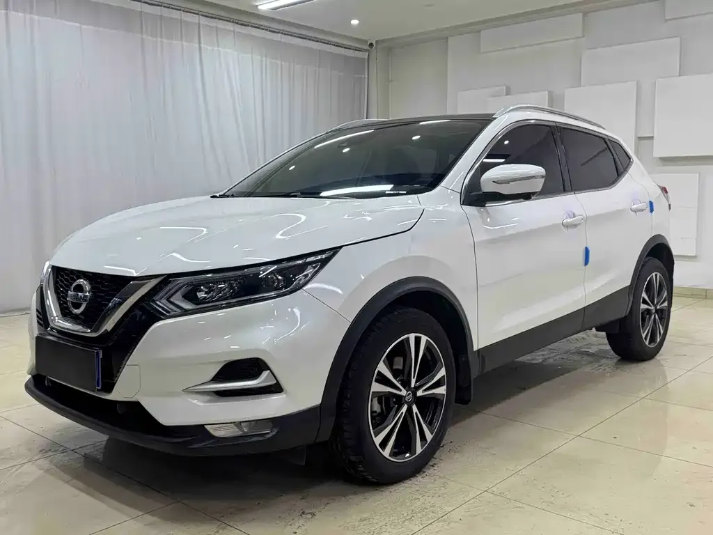 Nissan Qashqai — фото 1