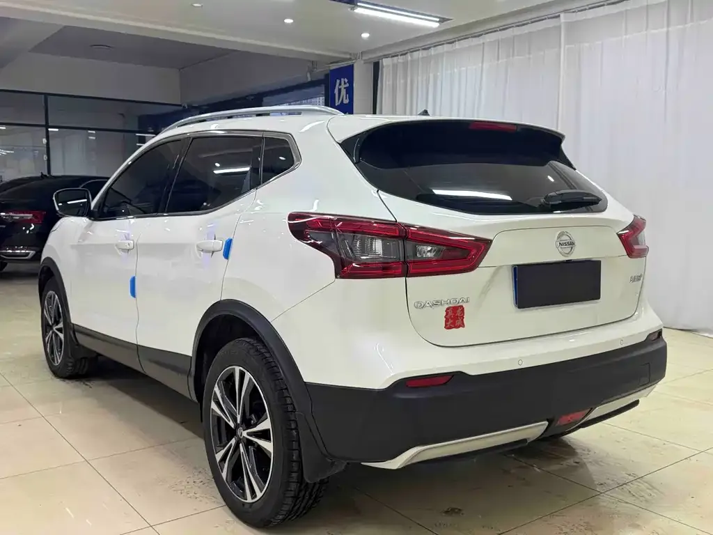 Nissan Qashqai — фото 4