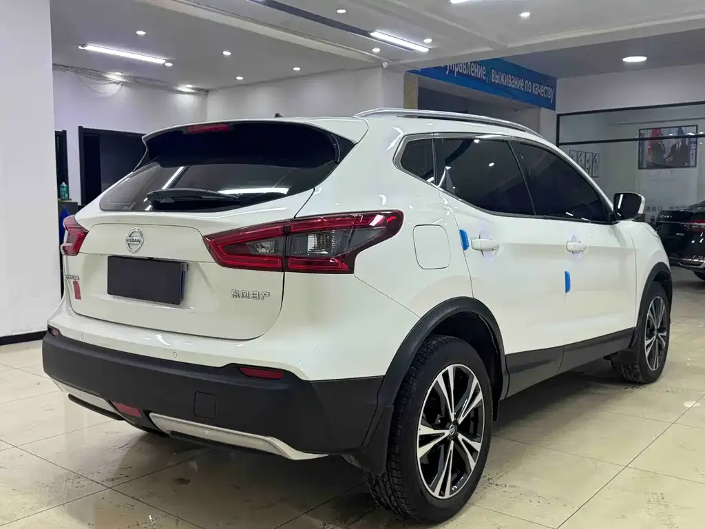 Nissan Qashqai — фото 8