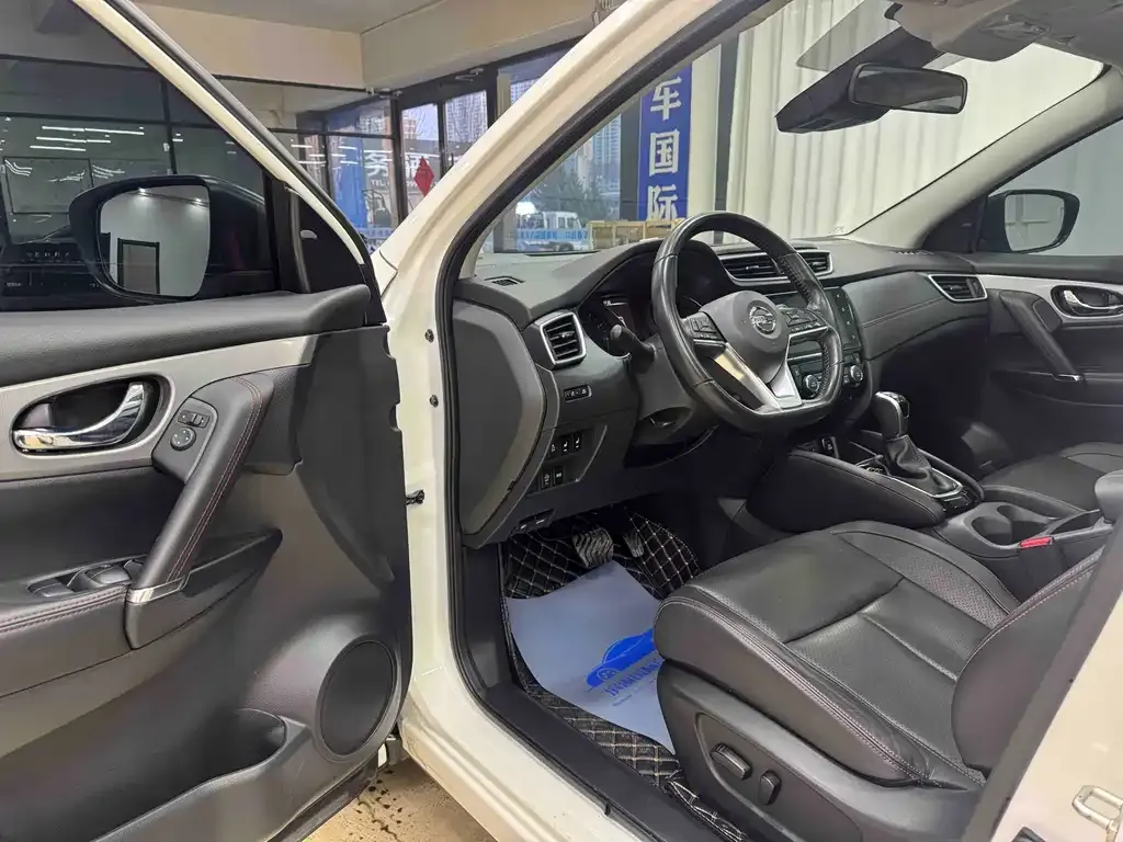 Nissan Qashqai — фото 10