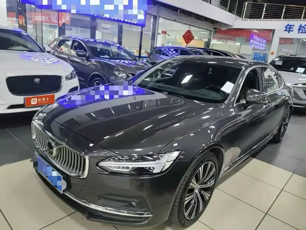 Volvo S90 — фото 1