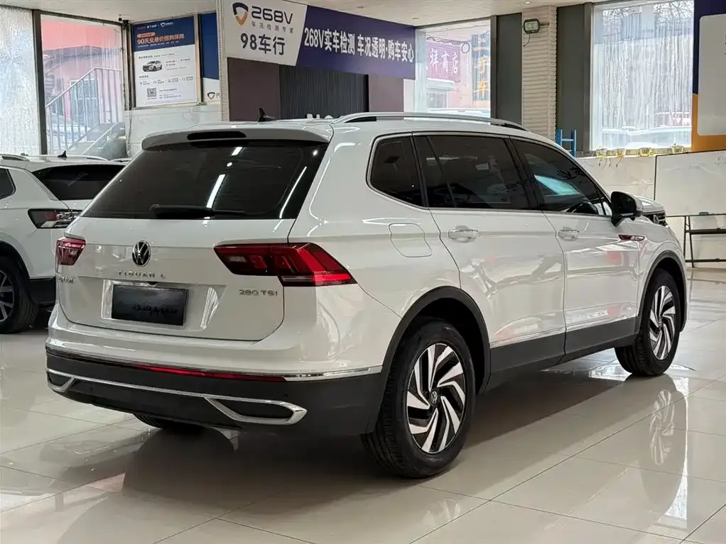 Volkswagen Tiguan L — фото 9