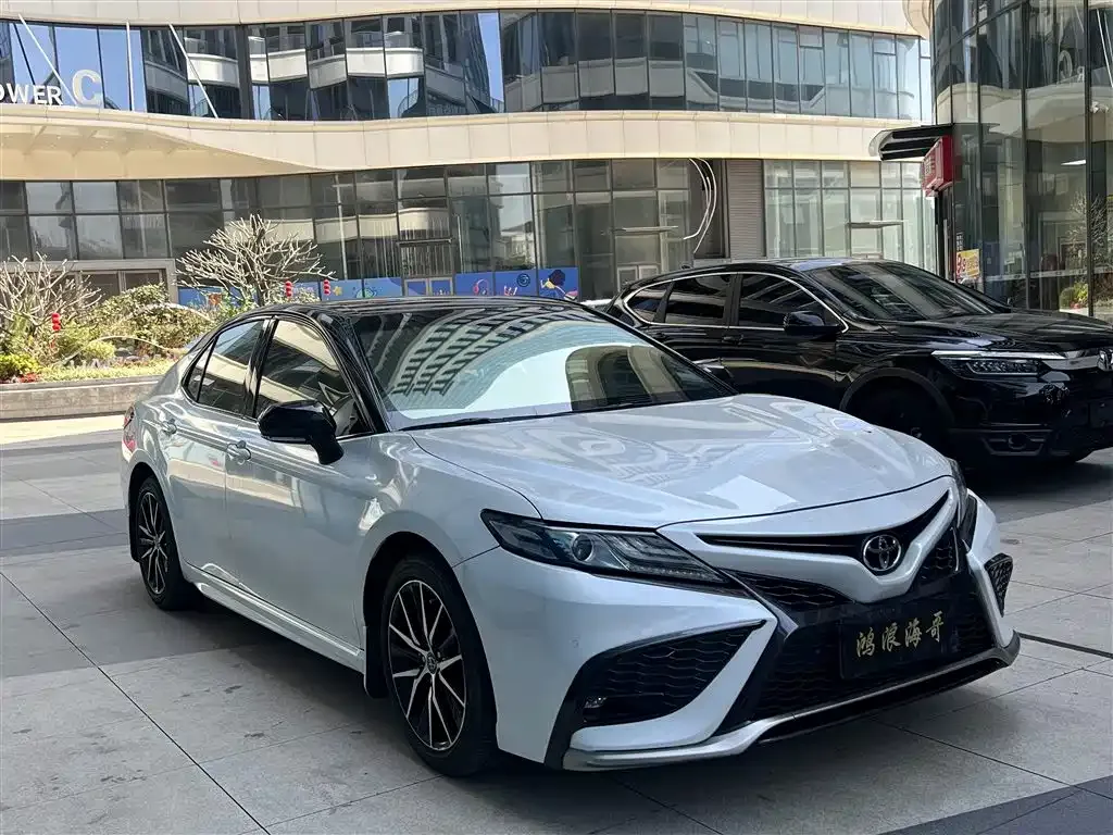 Toyota Camry — фото 4