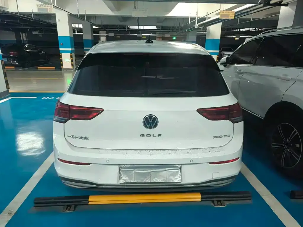 Volkswagen Golf 2022 из CN, фото 4