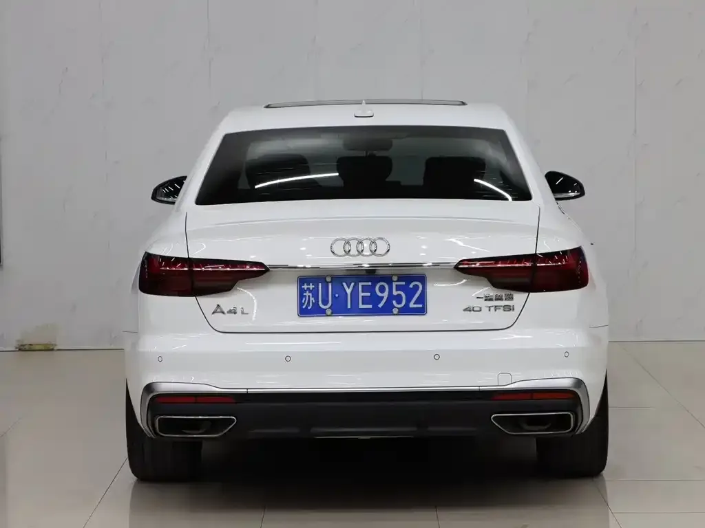 Audi A4L 2022 из CN, фото 4