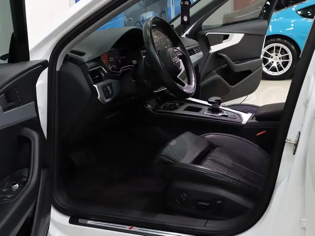 Audi A4L 2022 из CN, фото 8