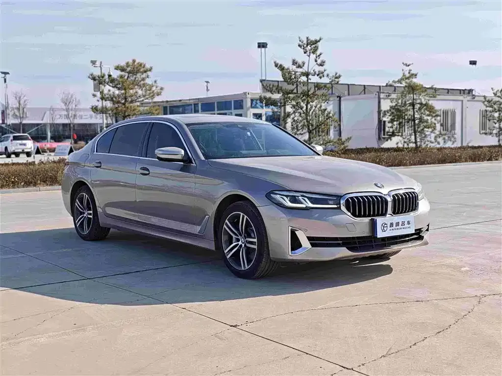 BMW 5 Series — фото 9
