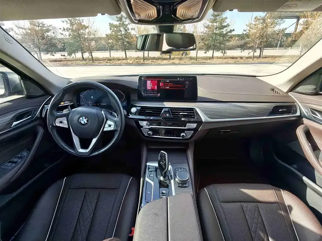 BMW 5 Series — фото 10