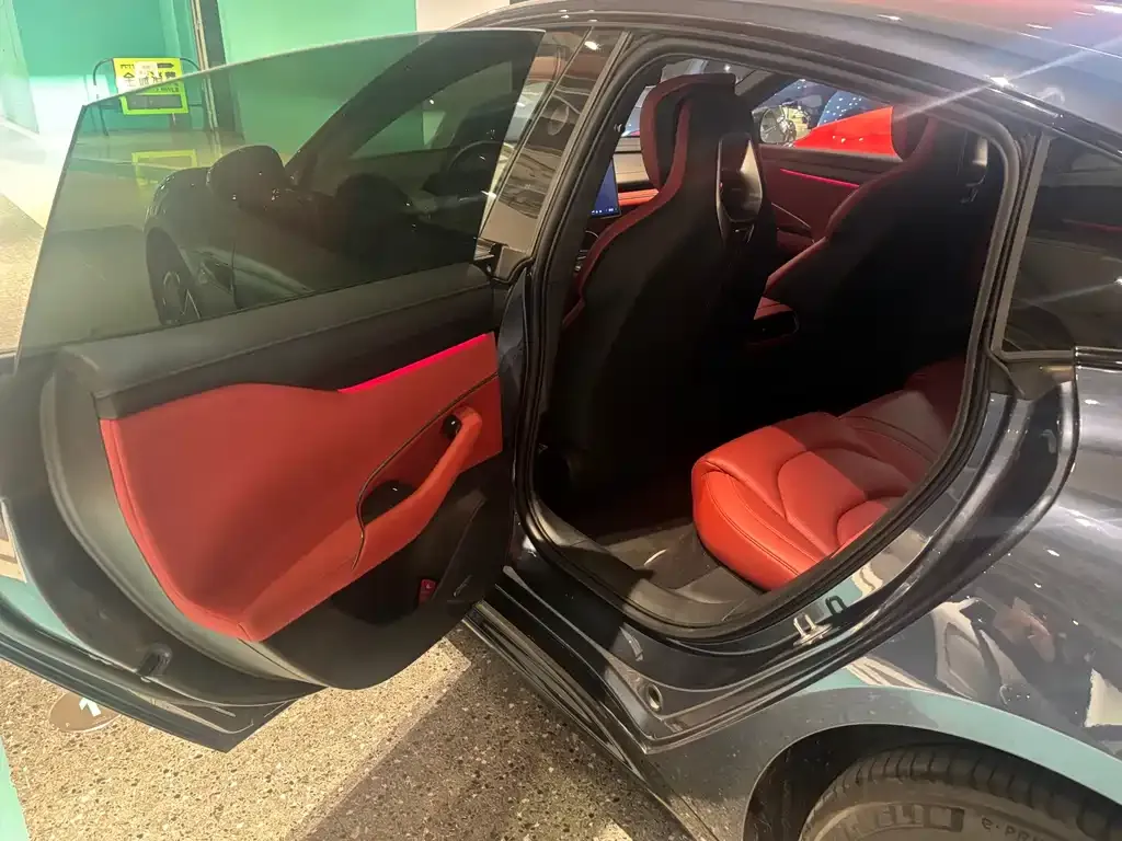 Xiaomi SU7 2025 из CN, фото 8