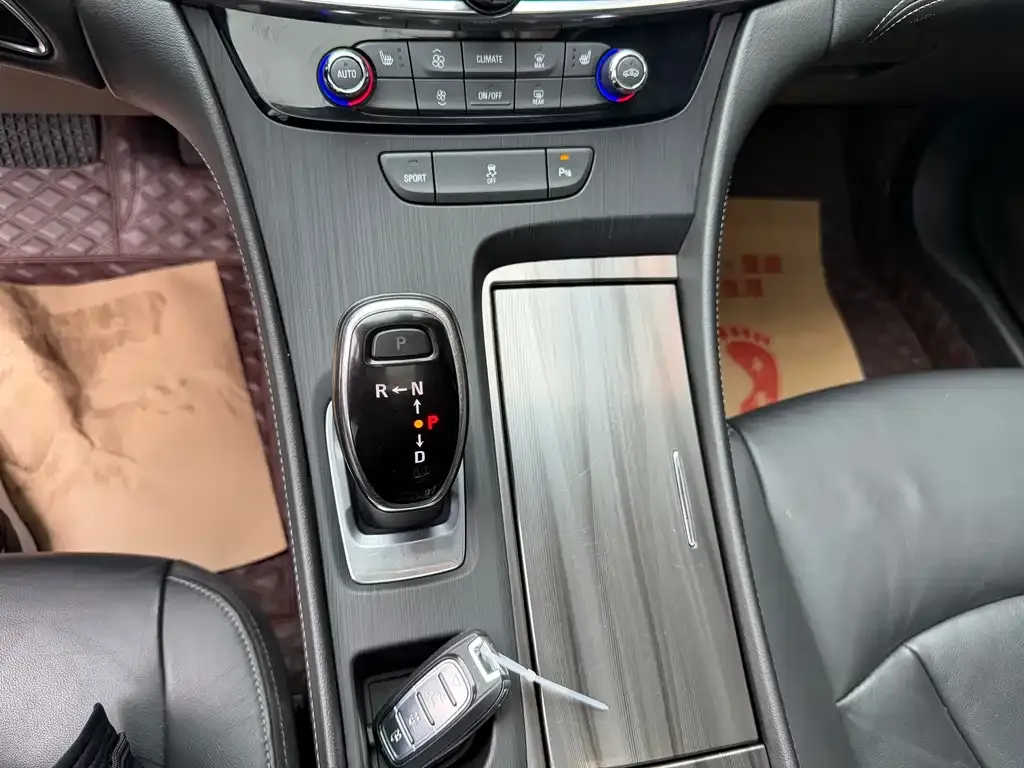 Buick LaCrosse — фото 4