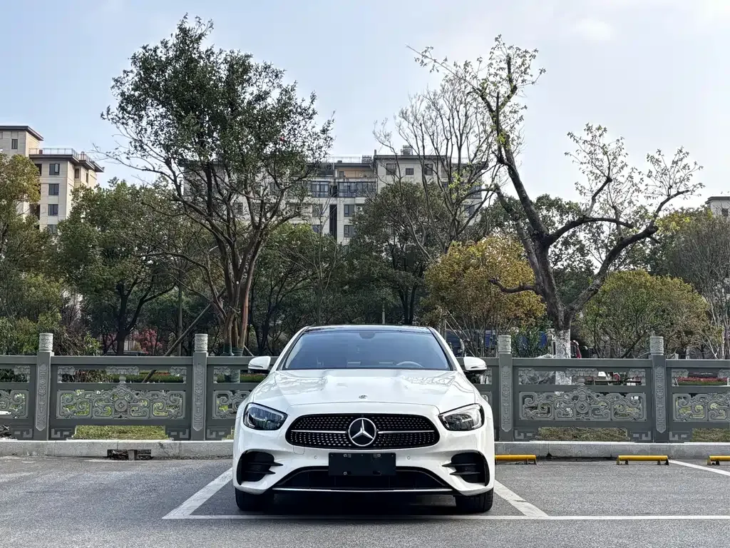 Mercedes-Benz E-Class — фото 5