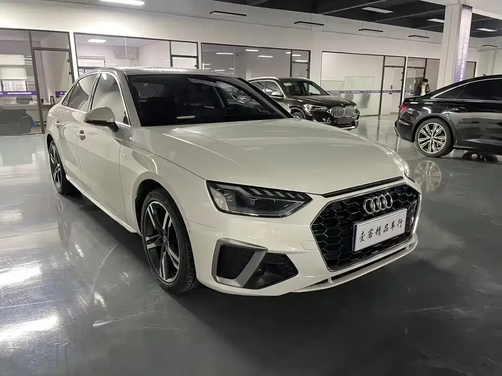 Audi A4L 2021 из CN, фото 1