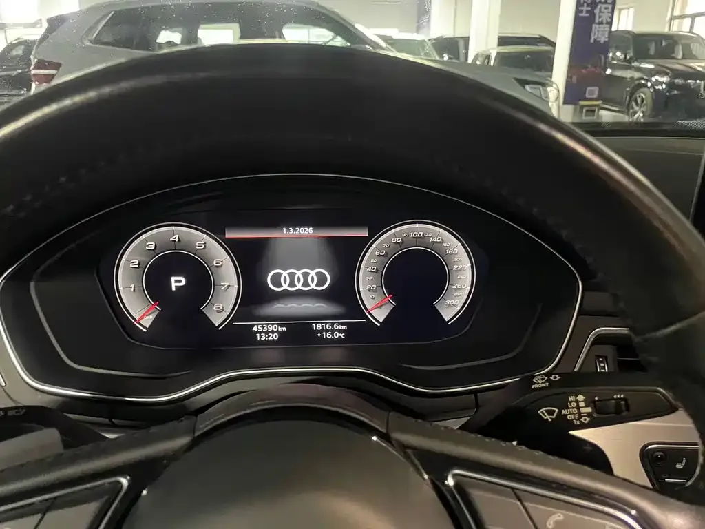 Audi A4L 2021 из CN, фото 7