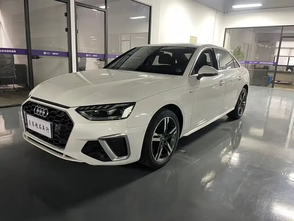 Audi A4L 2021 из CN, фото 4