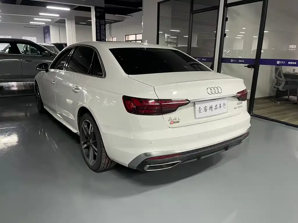 Audi A4L 2021 из CN, фото 5