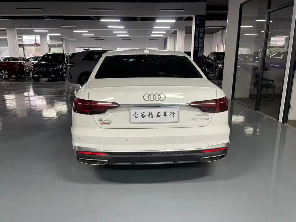 Audi A4L 2021 из CN, фото 9