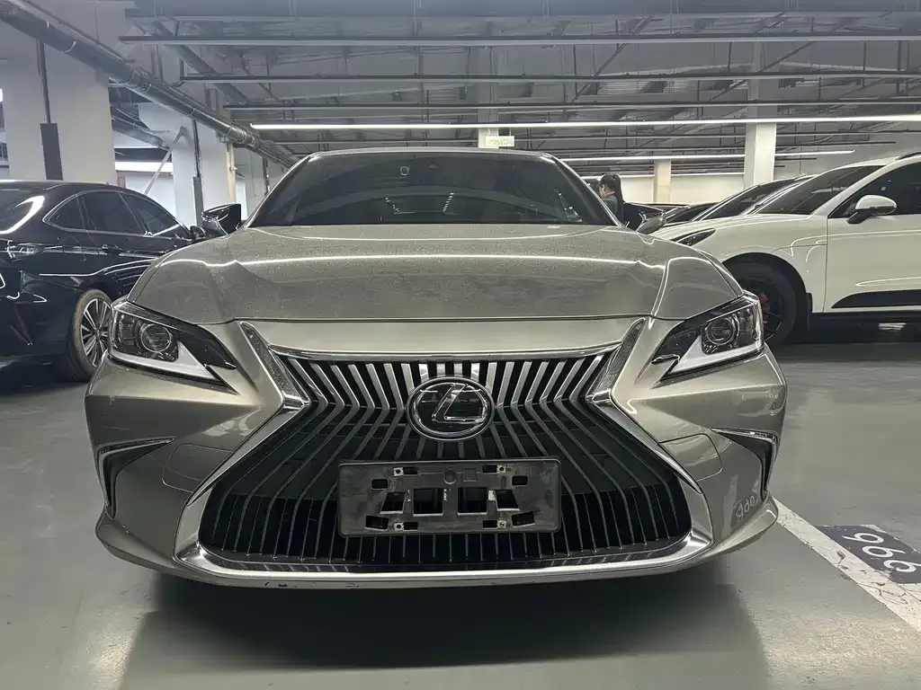 Lexus ES — фото 9