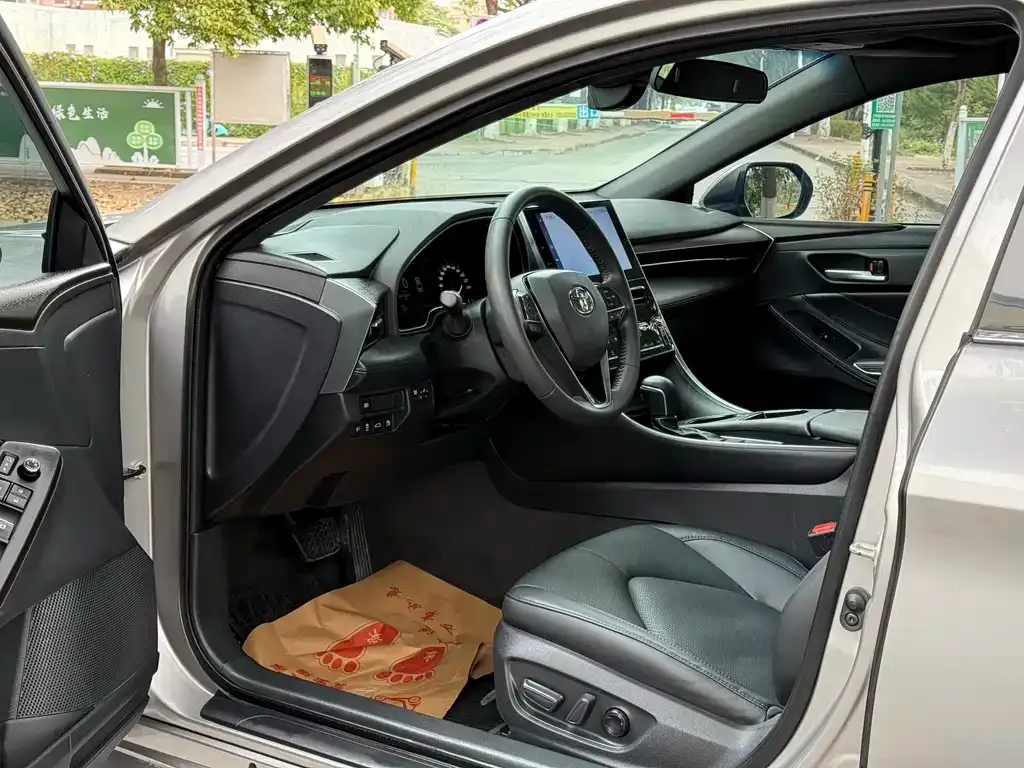 Toyota Avalon 2022 из CN, фото 2