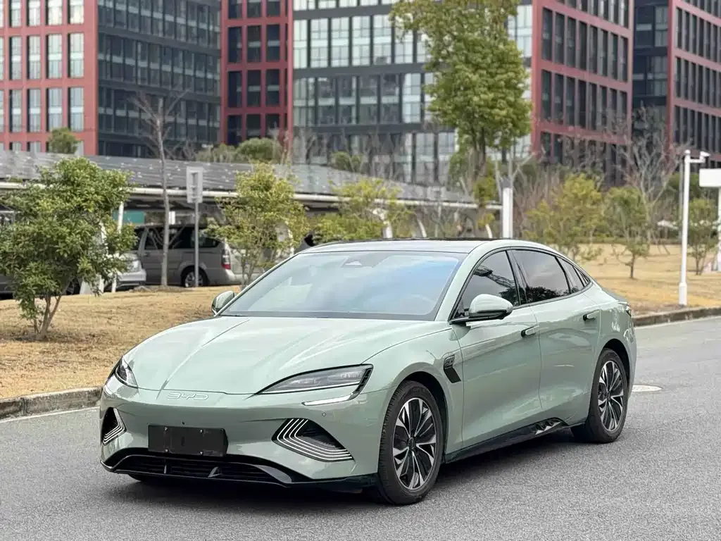 BYD Seal — фото 1