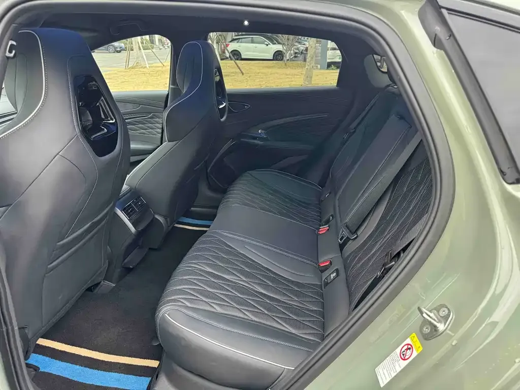 BYD Seal — фото 7