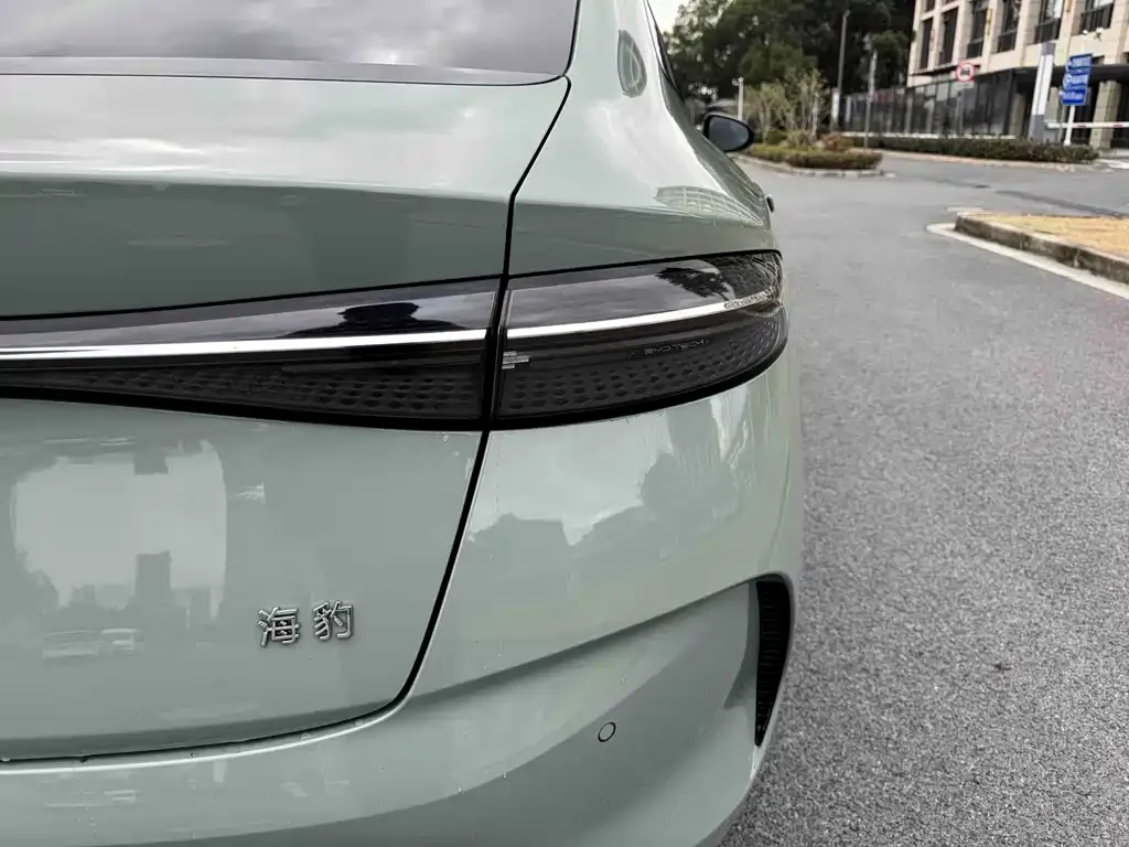 BYD Seal — фото 4
