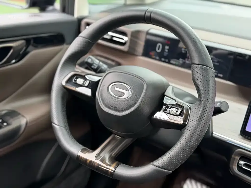 GAC Motor E8 Hybrid — фото 7
