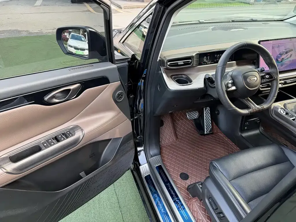 GAC Motor E8 Hybrid — фото 9