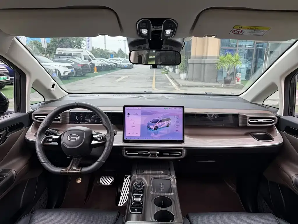 GAC Motor E8 Hybrid — фото 2