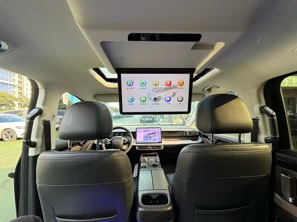 GAC Motor E8 Hybrid — фото 6