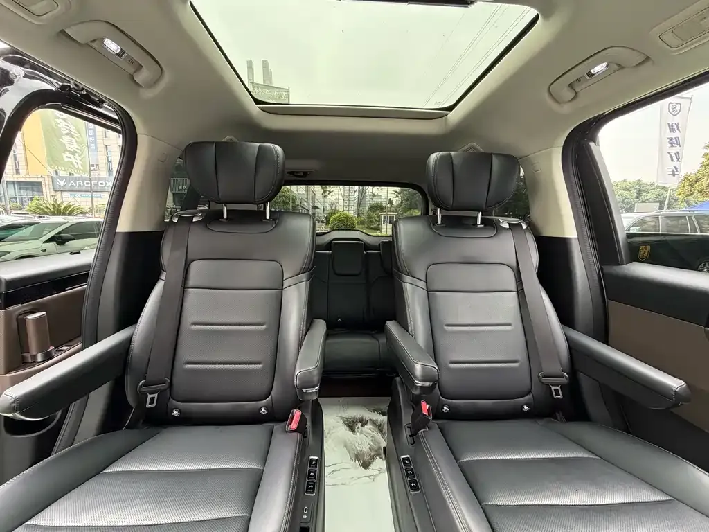GAC Motor E8 Hybrid — фото 10