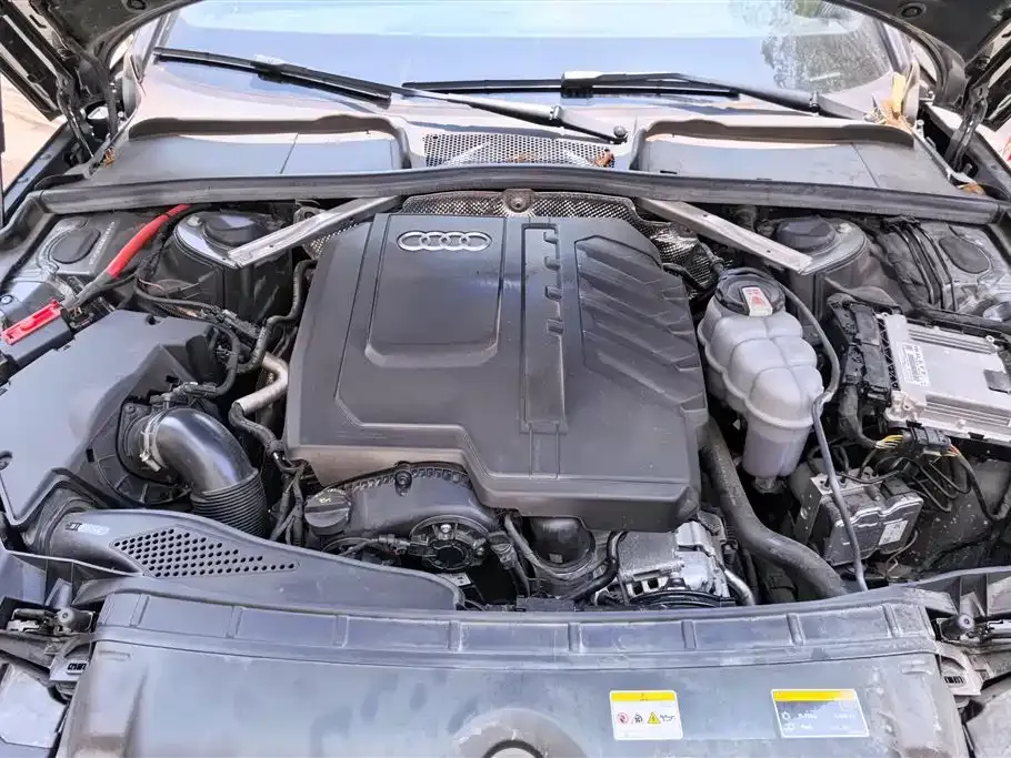 Audi A4L 2024 из CN, фото 7