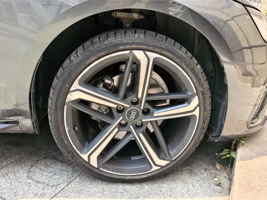 Audi A4L 2024 из CN, фото 6