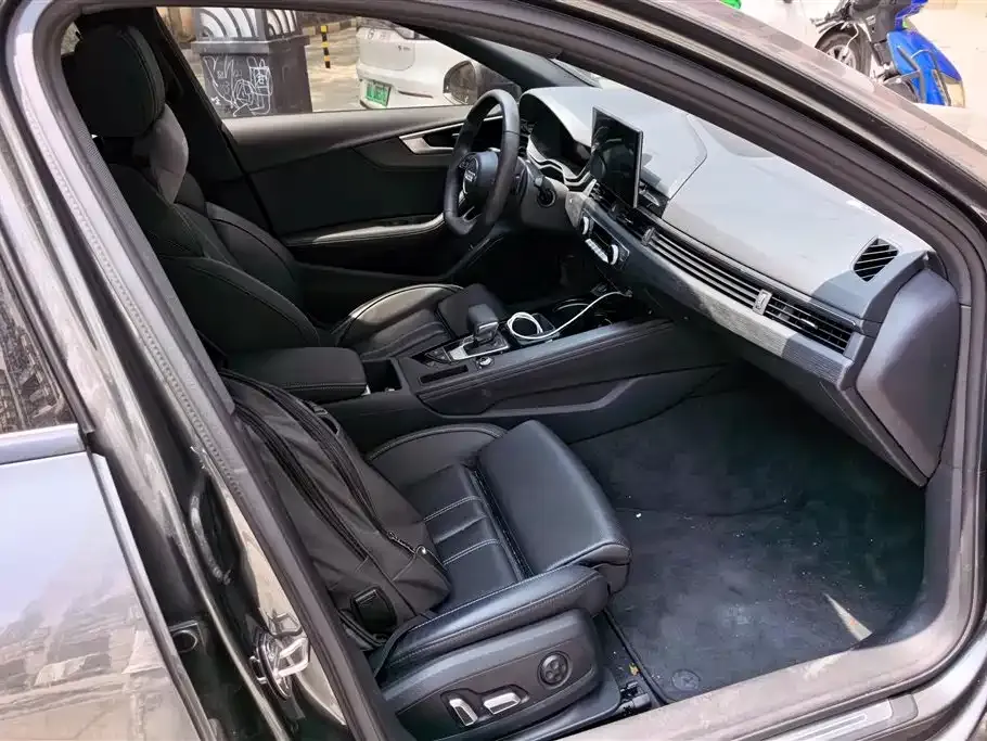 Audi A4L 2024 из CN, фото 8
