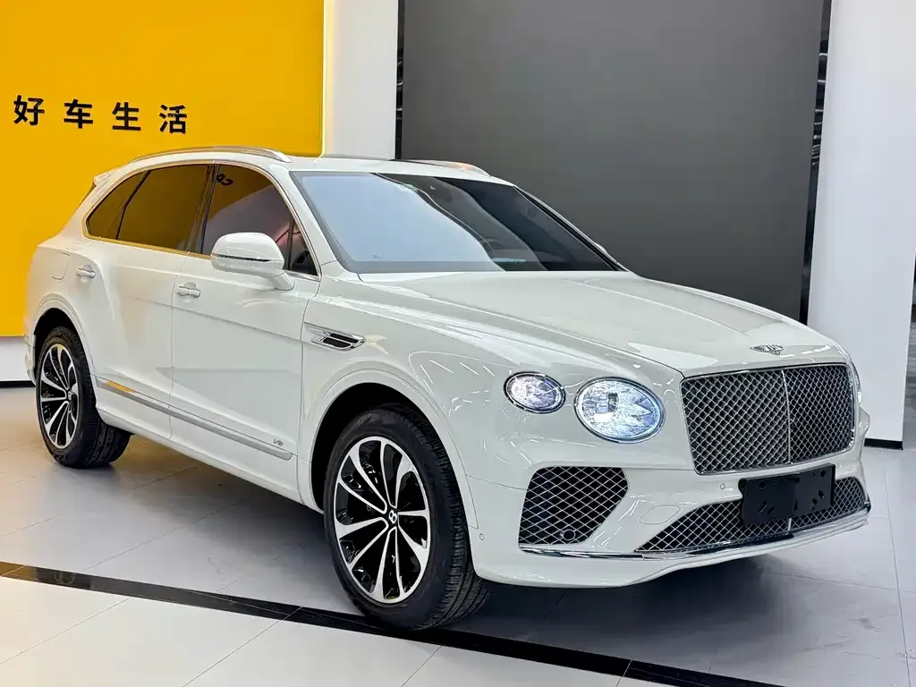 Bentley Bentayga 2023 из CN, фото 6