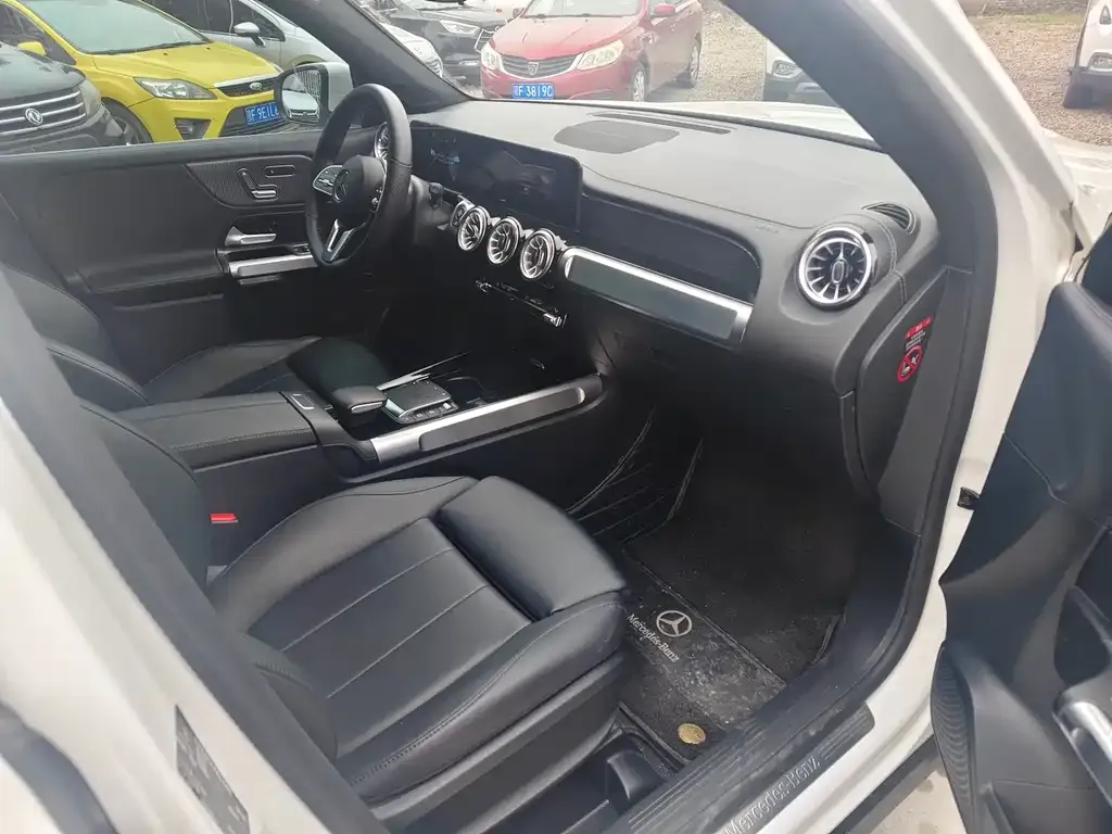 Mercedes-Benz GLB 2023 из CN, фото 3