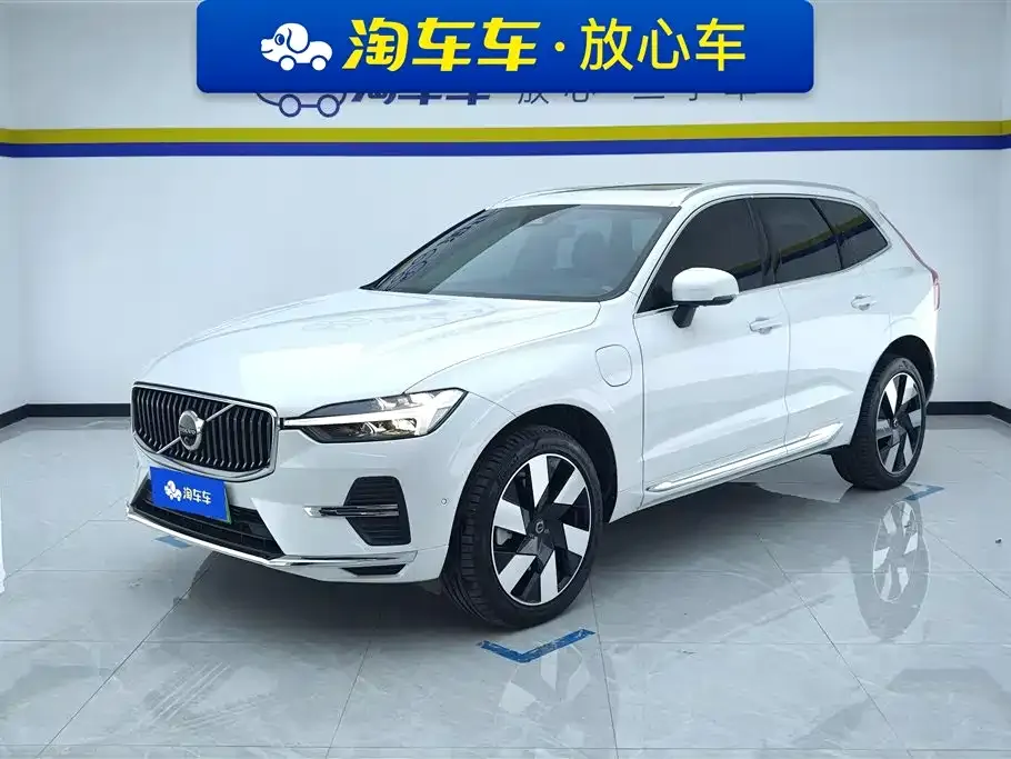Volvo XC60 PHEV — фото 1