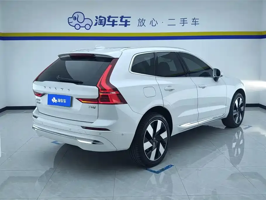 Volvo XC60 PHEV — фото 2